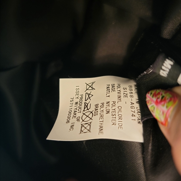 Bao Bao Issey Miyake White Triangle Shoulder Bag Rare NWOT - Picture 11 of 17